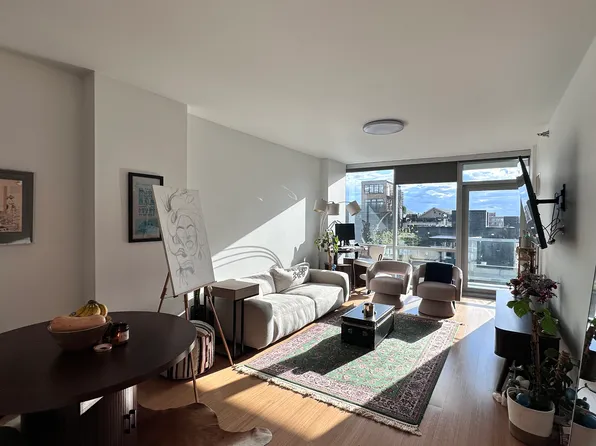 125 S Green St, Chicago, IL