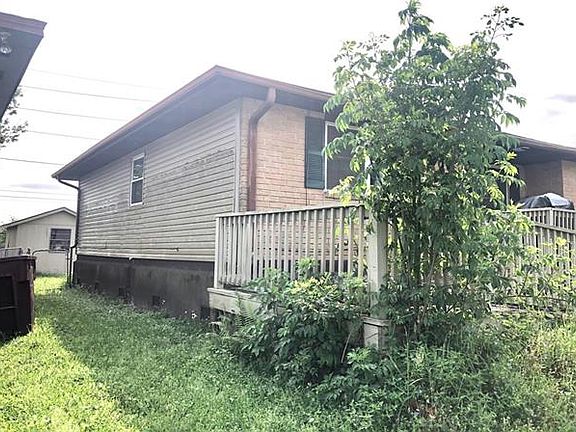 3rd image of 3772 W Loyola Dr