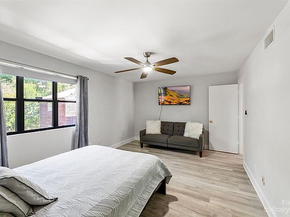 5th image of 8023 Cedar Glen Dr