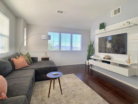 5th image of 1503 Calabria St