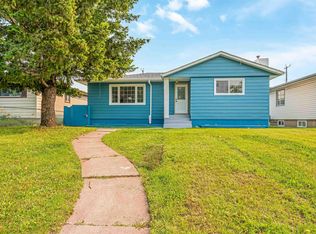 12023 137th Ave NW, Edmonton, AB T5E1Z7