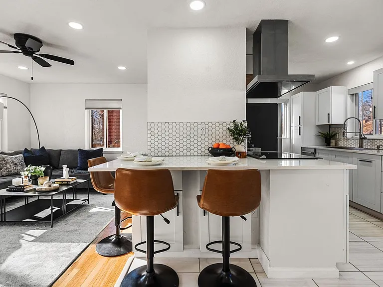 4535 Vallejo St — Photo 9