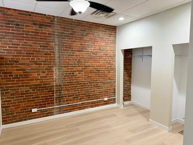 64 1/2 Lincolnway #B — Photo 9