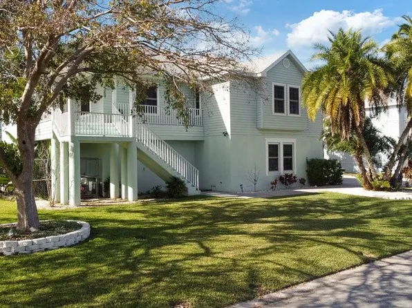 3207 Hibiscus Dr, Spring Hill, FL 34607