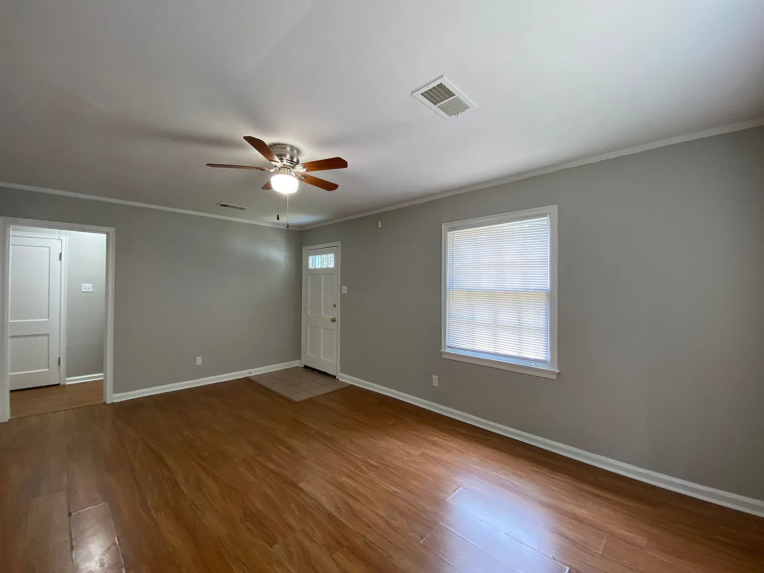 3842 Vanuys Rd — Photo 2