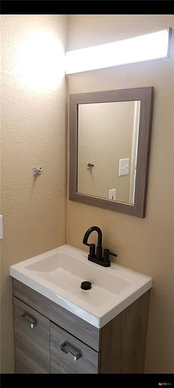 2 bed, 795 sqft, $875 — Photo 2