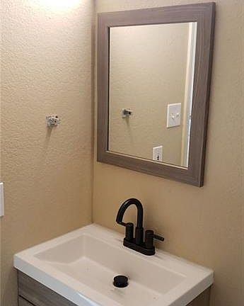 2nd image of 1802 Windward Dr APT C