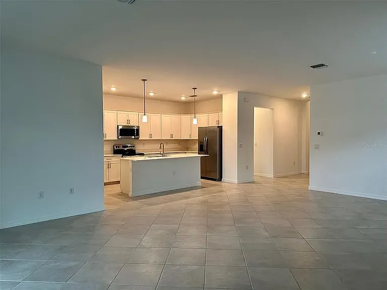 11343 Burgundy Dr — Photo 13