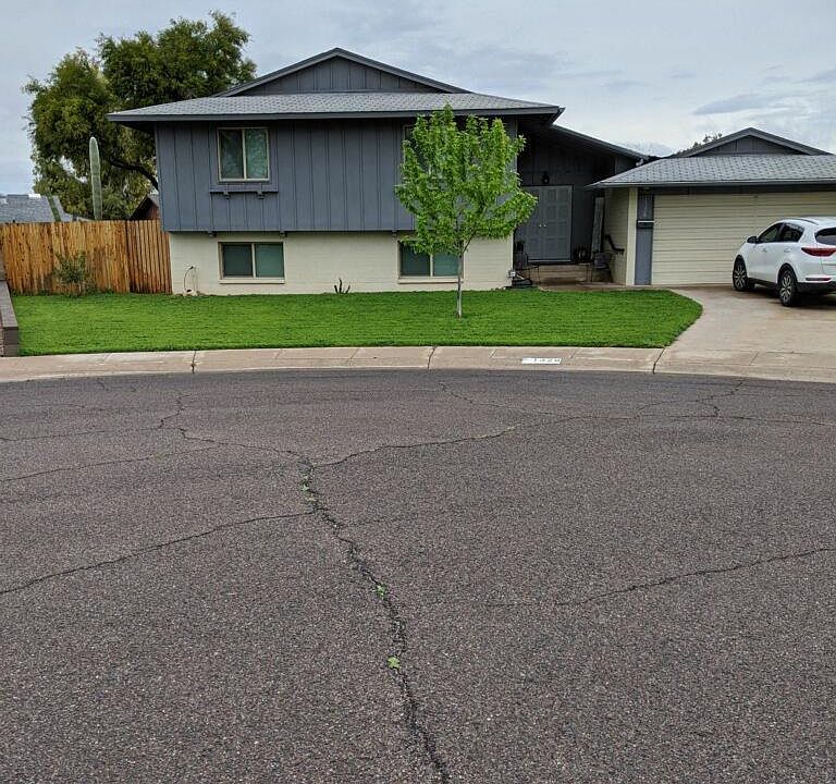 1st image of 1328 E Carter Dr