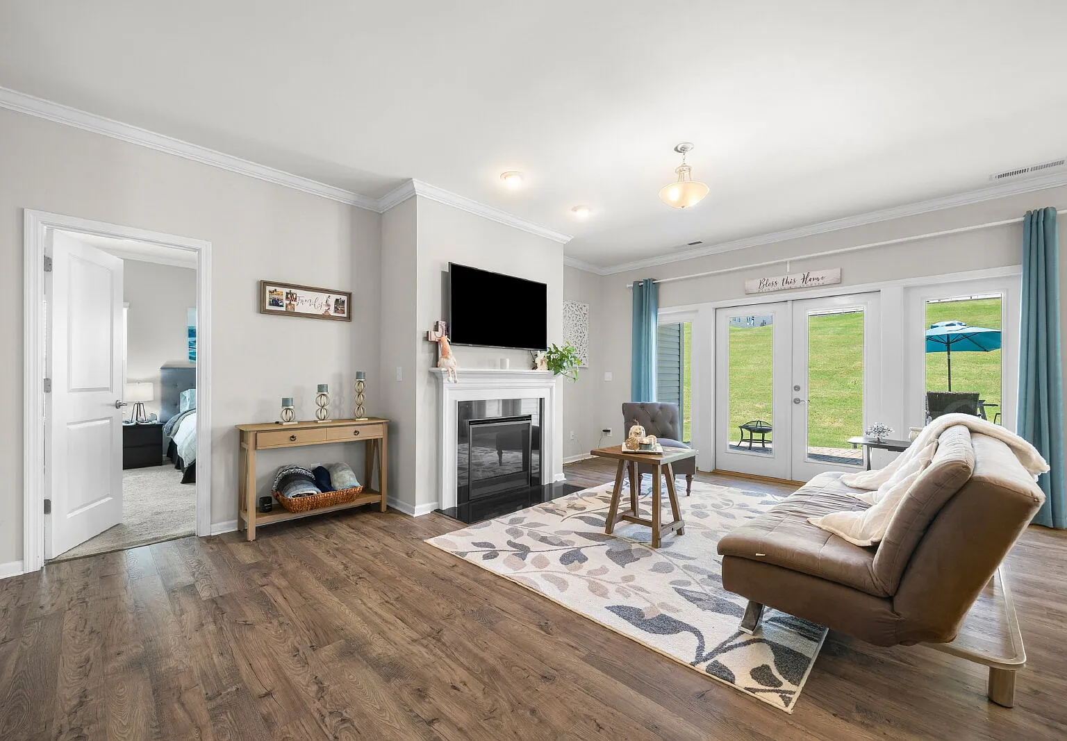 3 bed, 3.0 bath, $3,100 — Photo 3