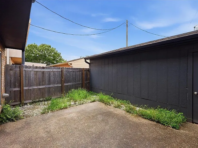 1182 Green Meadow St — Photo 13