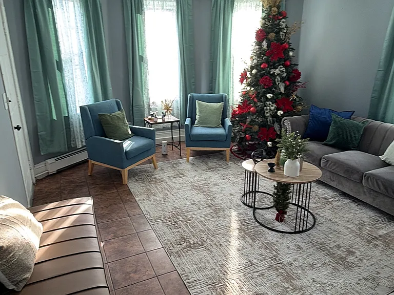 141 Burnett St #2 — Photo 5