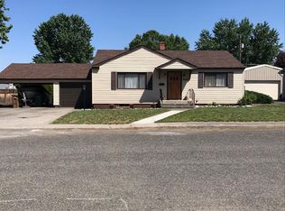 1121 10th St, Clarkston, WA 99403