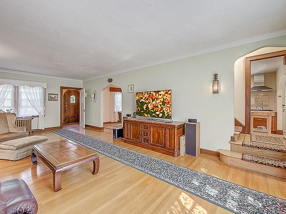 3rd image of 33-51 157th St