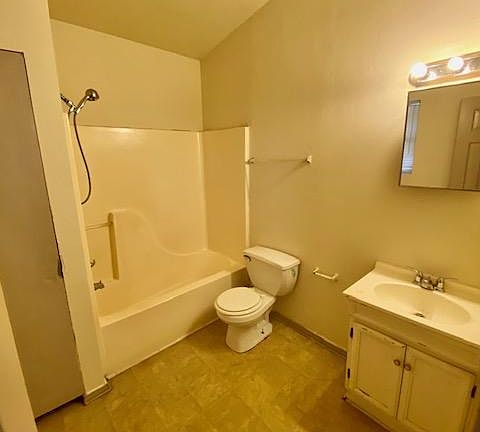 5th image of 3315 Loyola Ave #3315