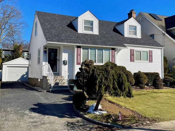 108 Ambrose Avenue, Malverne, NY 11565