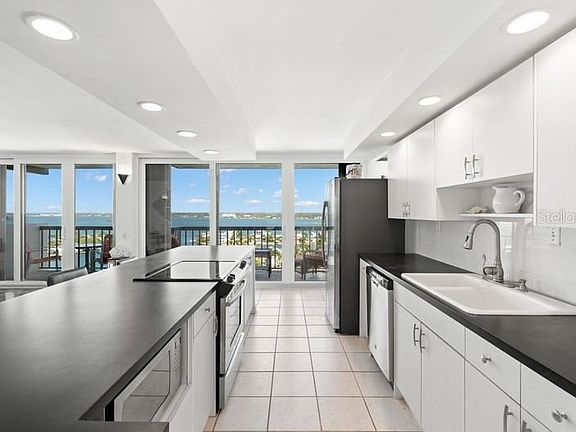 4th image of 400 Island Way APT 1607