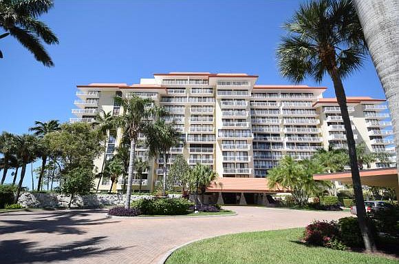 1st image of 180 Seaview Ct APT 916