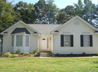208 Blackberry Ln, Mooresville, NC 28117