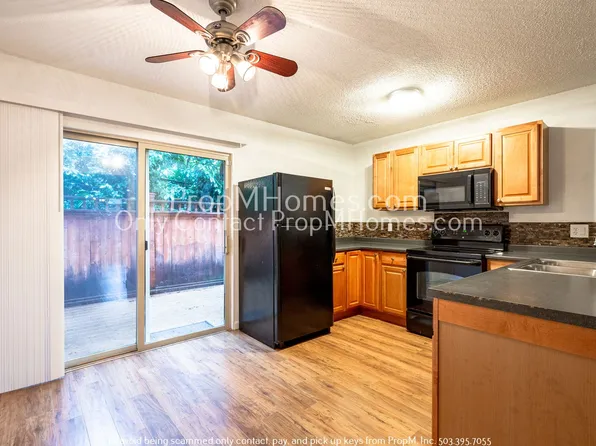 Charming Two Bedroom Unit in North Tabor!, 402 NE 63rd Ave, Portland, OR 97213
