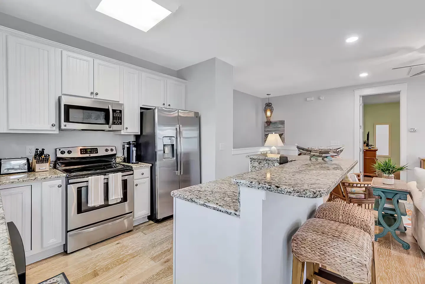 2 bed, 1351 sqft, $1,800 — Photo 4