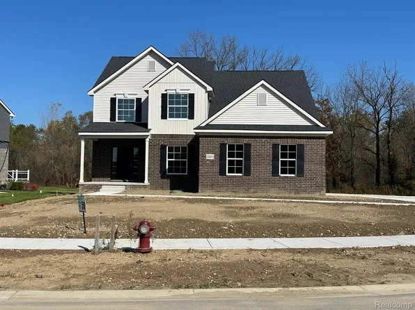 20862 Hasenclever Dr, South Lyon, MI 48178