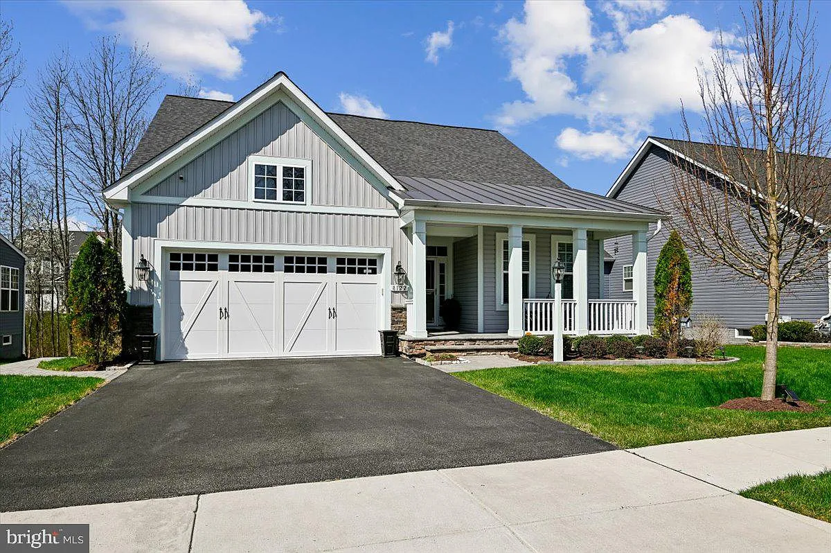 8122 Neidert Dr photo 1