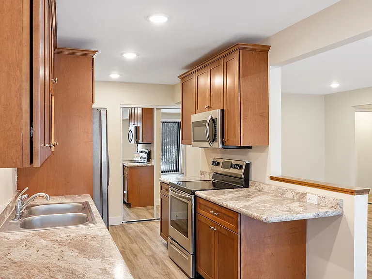 621 Santa Vera Dr — Photo 3