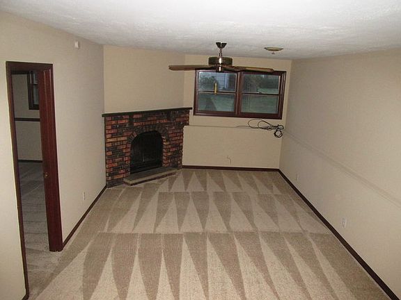 3rd image of 5900 Darline Dr