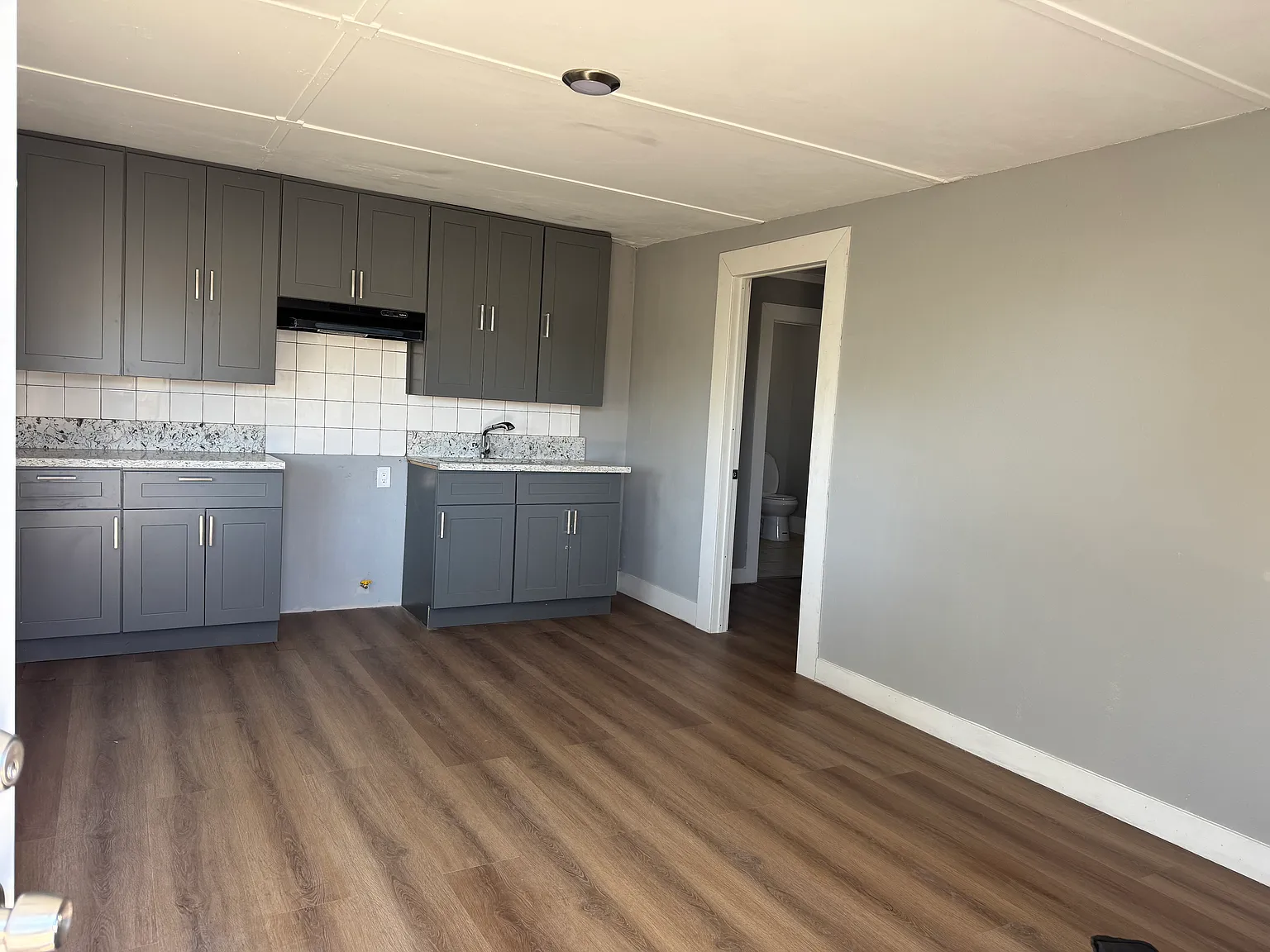 1195 N Rancho Ave — Photo 3