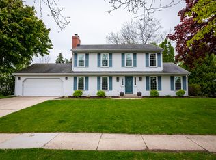 285 W Falls Rd, Grafton, WI 53024