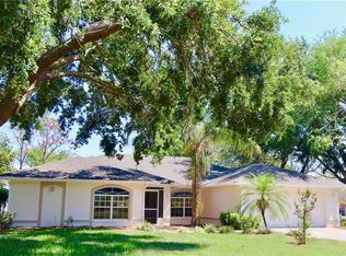 2 Crystal Waters Dr, Winter Haven, FL 33880