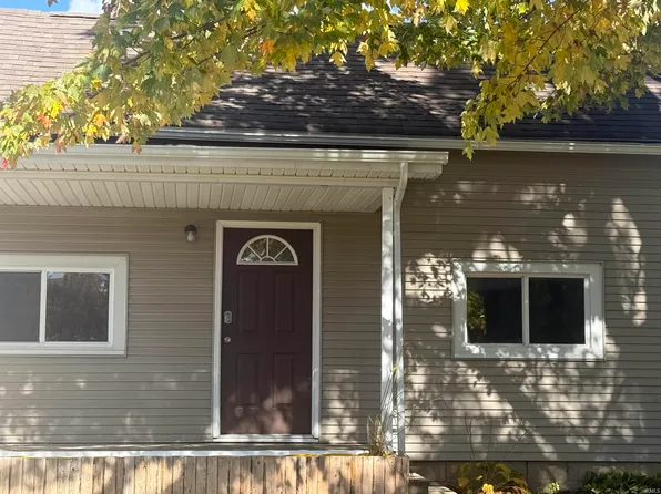 916 W Harrison St, Hartford City, IN 47348