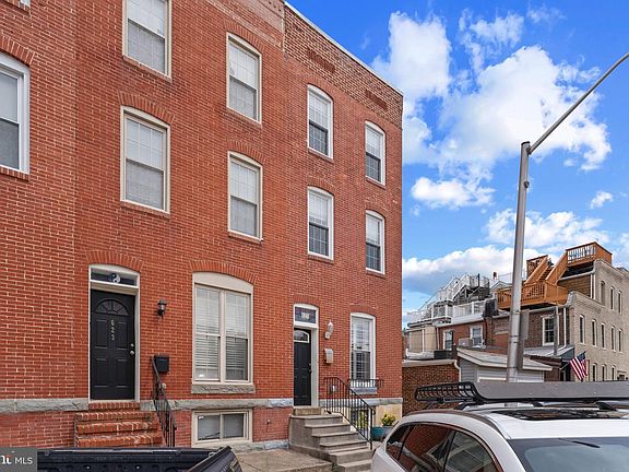2nd image of 625 S Clinton St