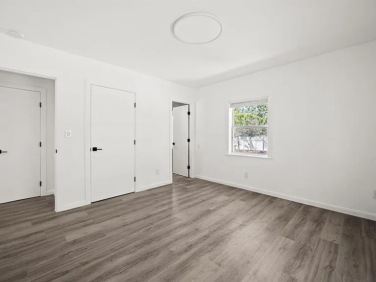 1516 Jefferson St — Photo 15
