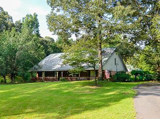 304 Legacy Dr, Pineville, LA 71360