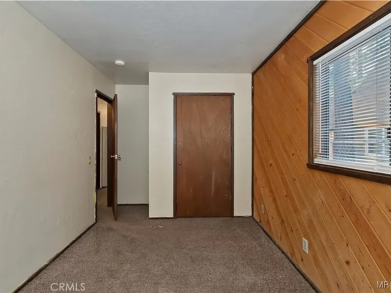 949 Pine Ln — Photo 5