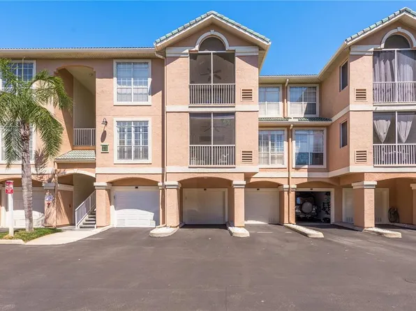 5208 Bay Club Cir, Rocky Point, FL 33607