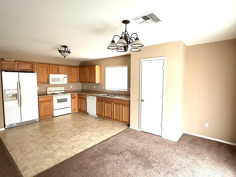3174 W Carlos Ln — Photo 12