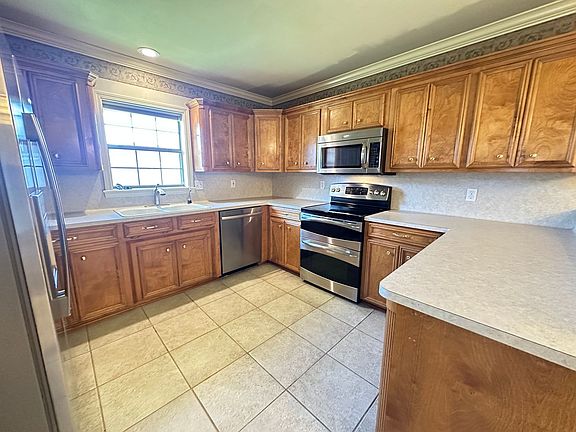 4th image of 9004 Pink Pearl Ct