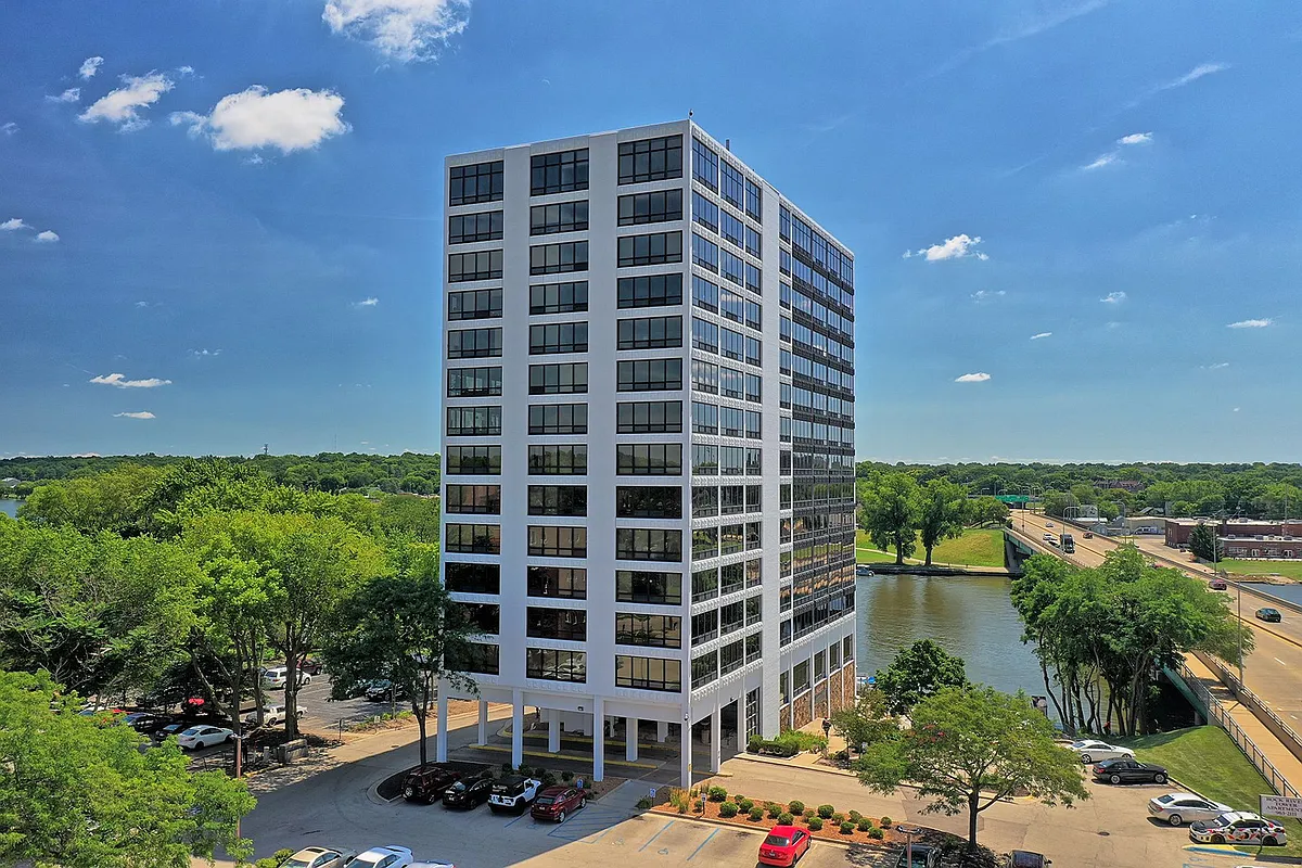 Building Photo - Rock River Tower