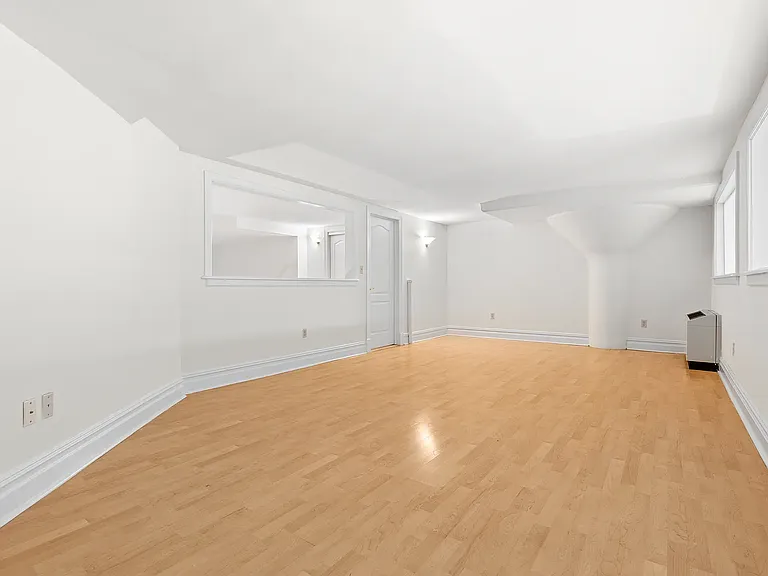 19-19 24th Ave #L214 — Photo 9