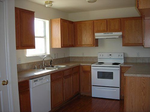 3rd image of 4505 Country Creek Dr