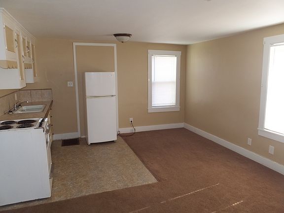 Living Room/Kitchen