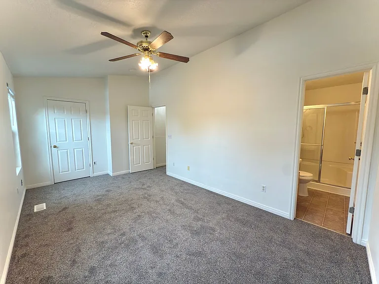 533 S 450 E — Photo 15