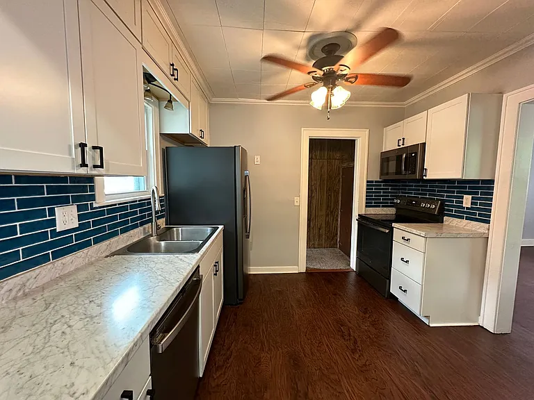 2132 Kalamazoo Ave SE — Photo 4