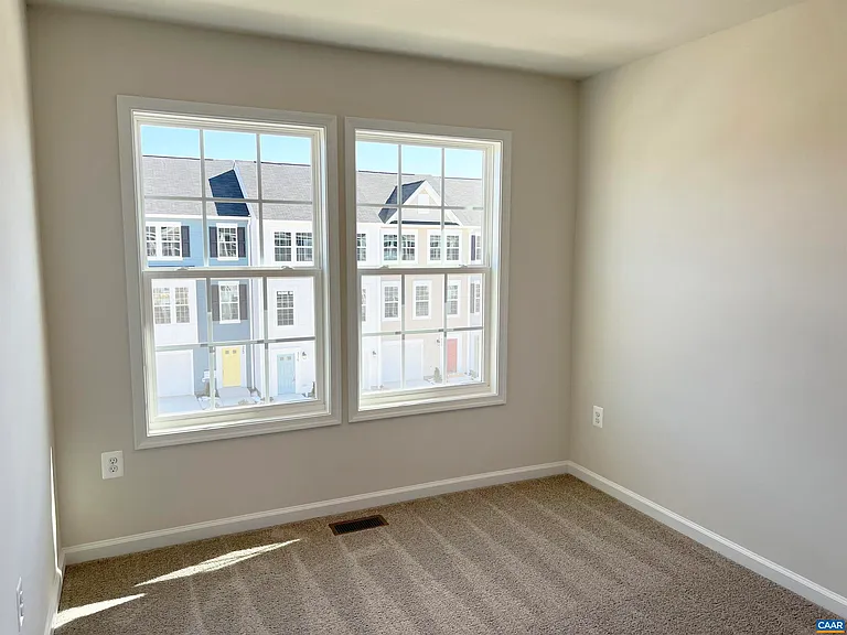 325 Willowshire Ct — Photo 18