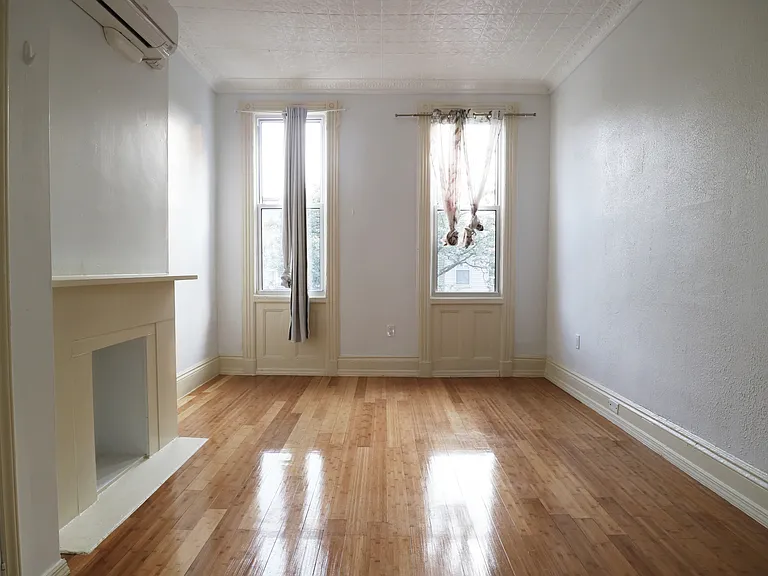 11 Saint Johns Rd #2R — Photo 6