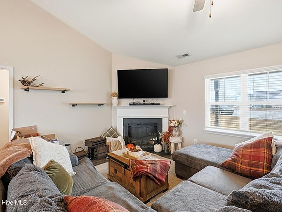 5th image of 216 Trophy Ridge Drive