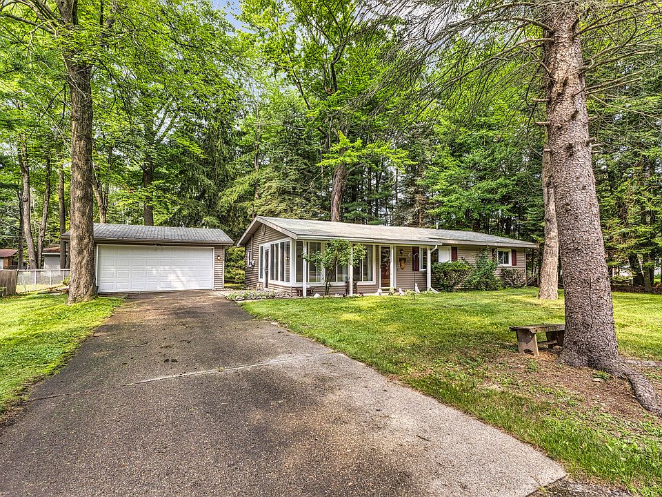 1st image of 115 Birchwood Ave